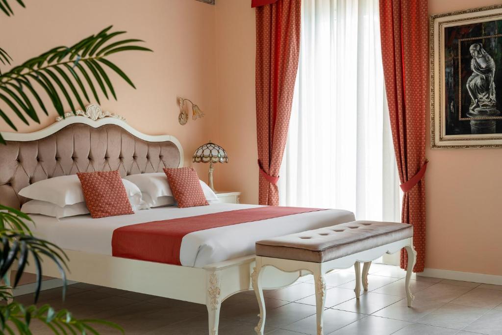 Postel nebo postele na pokoji v ubytování Hotel Mayer & Splendid - Wellness e Spa