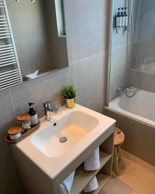 Koupelna v ubytování Bloomhotel