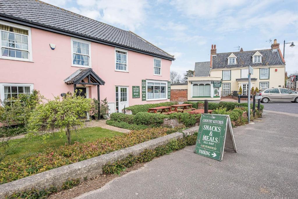 Coachman's Cottage, Wrentham 5