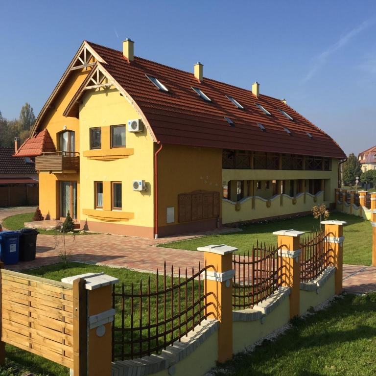 Budova, v ktorej sa apartmán nachádza