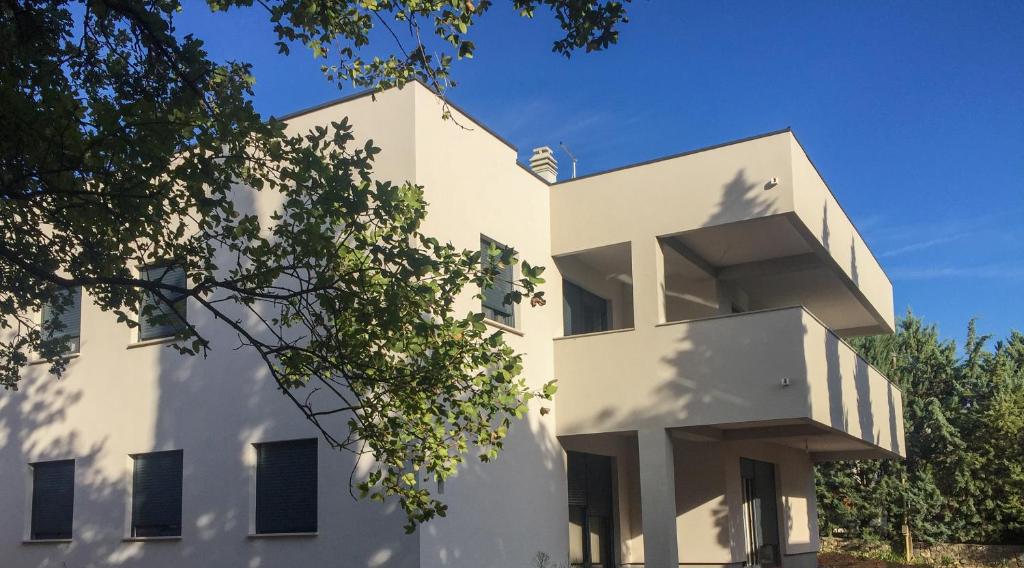 Budova, v ktorej sa apartmán nachádza
