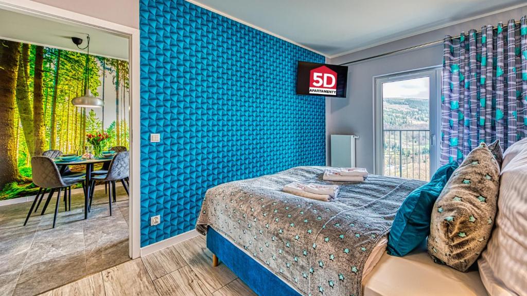 Posteľ alebo postele v izbe v ubytovaní Apartament IZER ZONE 21 z Sauną ogólnodostępną - 5D Apartamenty