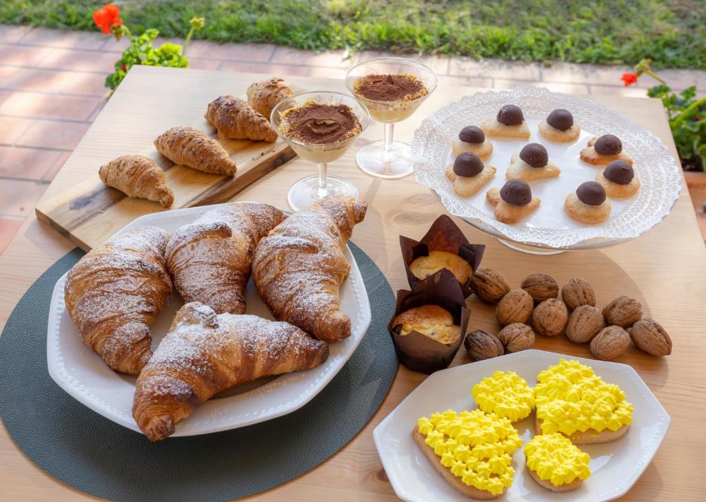 Jedlo v ubytovaní bed & breakfast alebo blízkom okolí