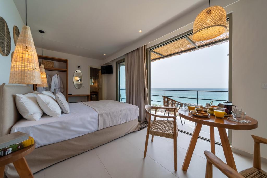 Posezení v ubytování Thea Beachfront Suites in Lourdas beach