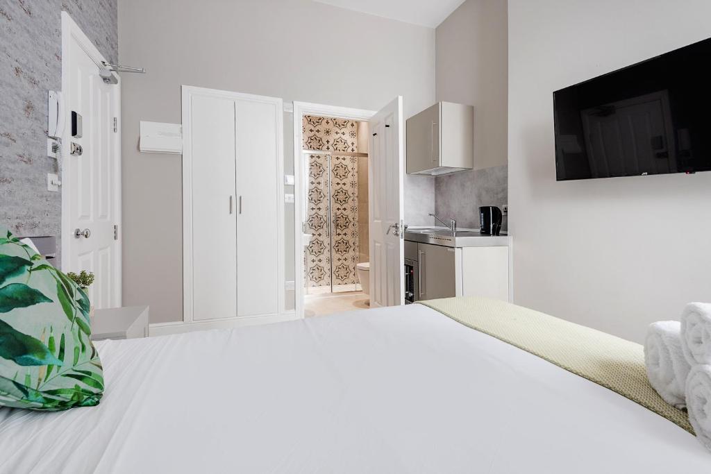 Modern Studio Apartments - Standard Studio