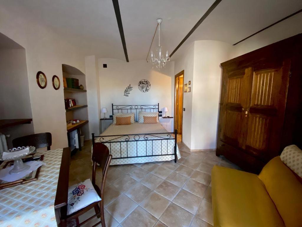 Casa Vacanze Cascina Mombello - Double Room With Private Bathroom