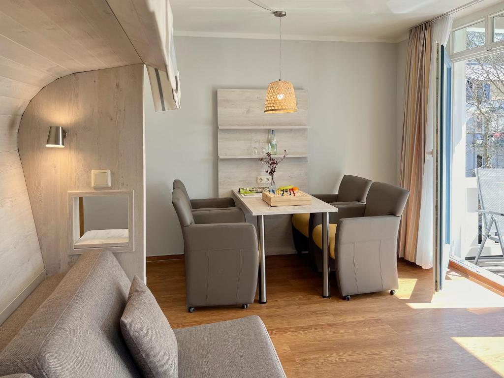 Posezení v ubytování R&R Hotel Strandallee