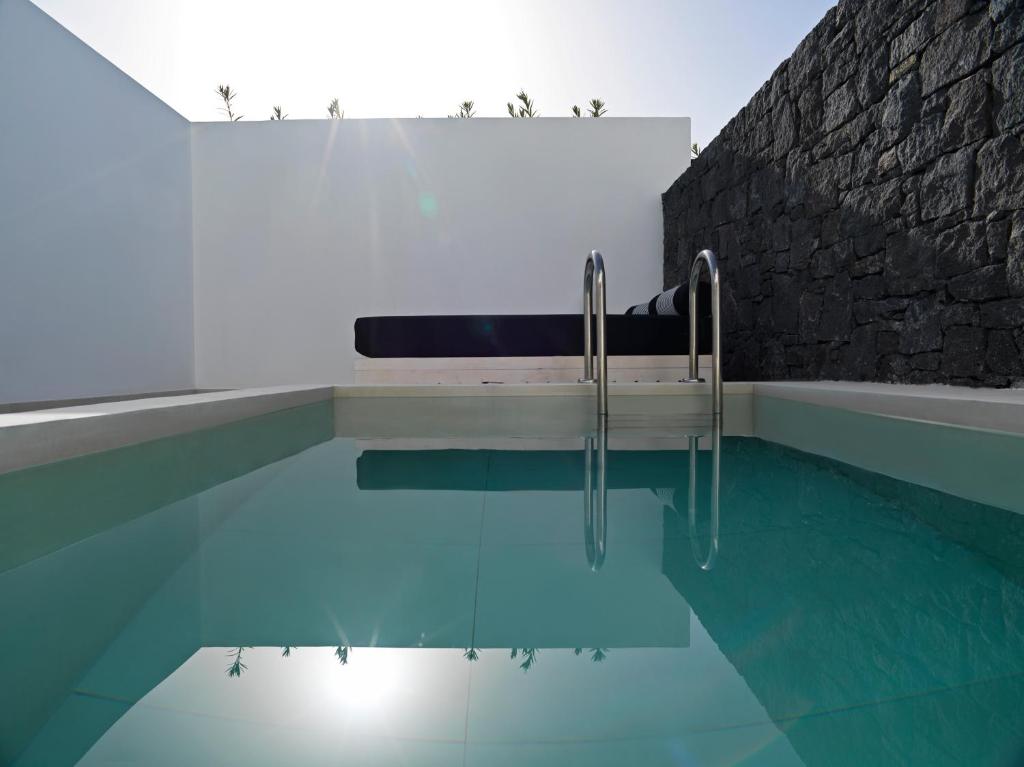 Cresanto Luxury Suites - 12