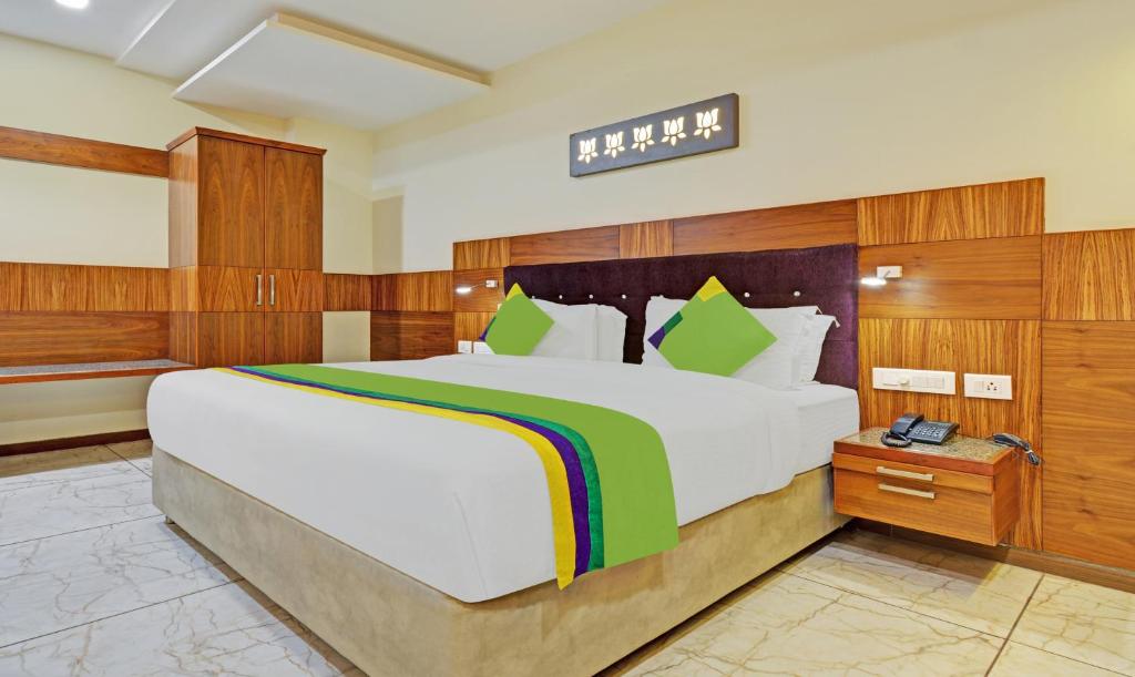 Postel nebo postele na pokoji v ubytování Hotel Mandovin, Udaipur