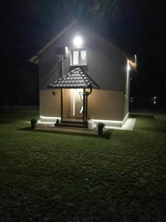 Budova, kde se prázdninový dům nachází