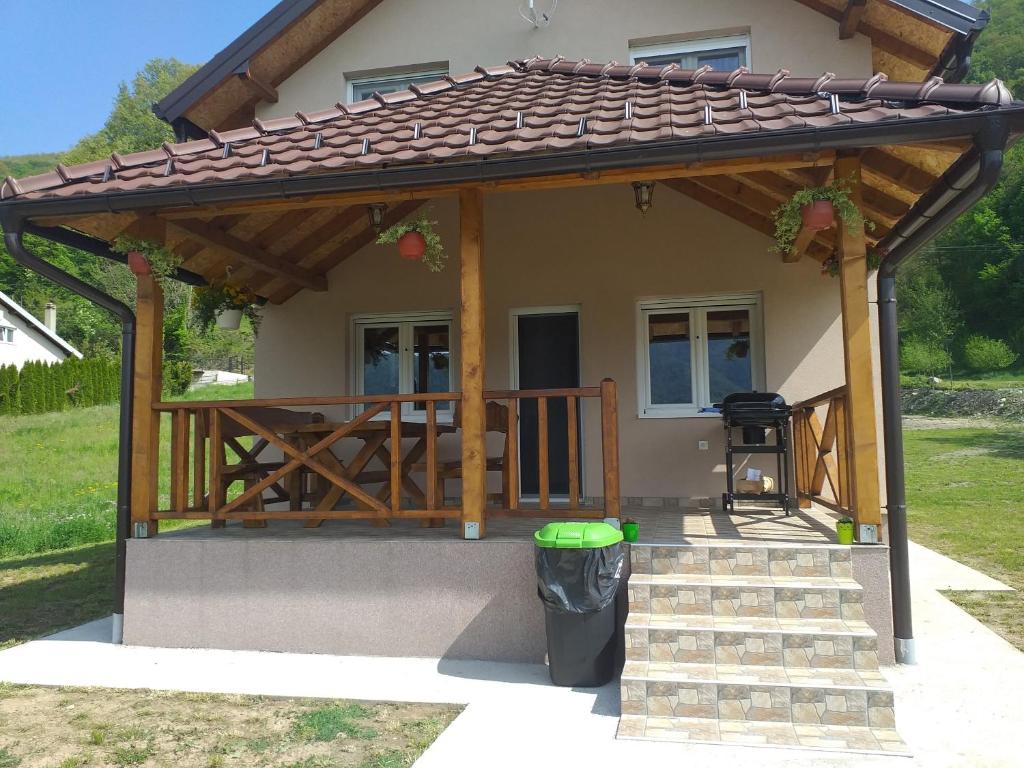 Budova, kde se prázdninový dům nachází