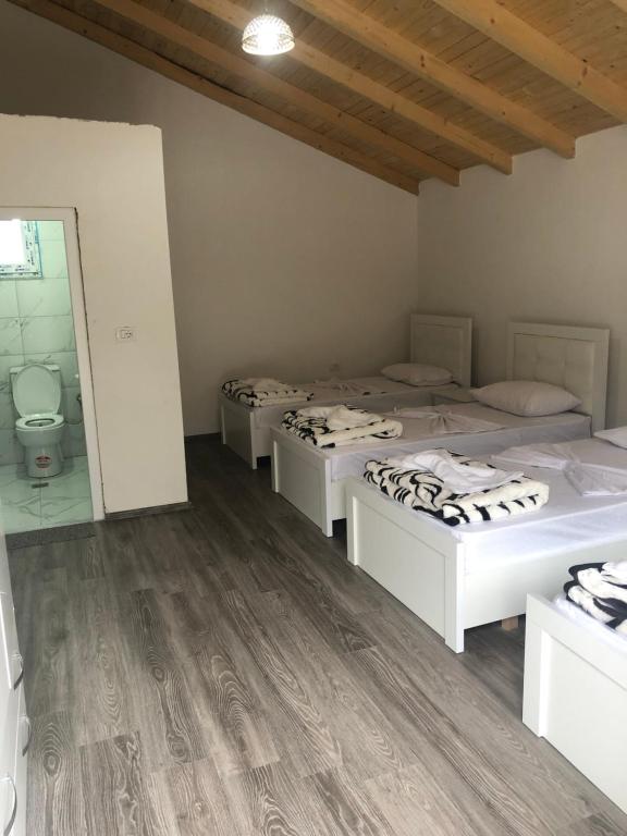 Bujtina Brahim Selimaj - Quadruple Room