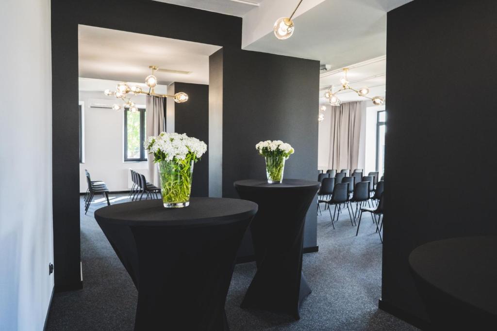 Posedenie v ubytovaní VANTA Business Center