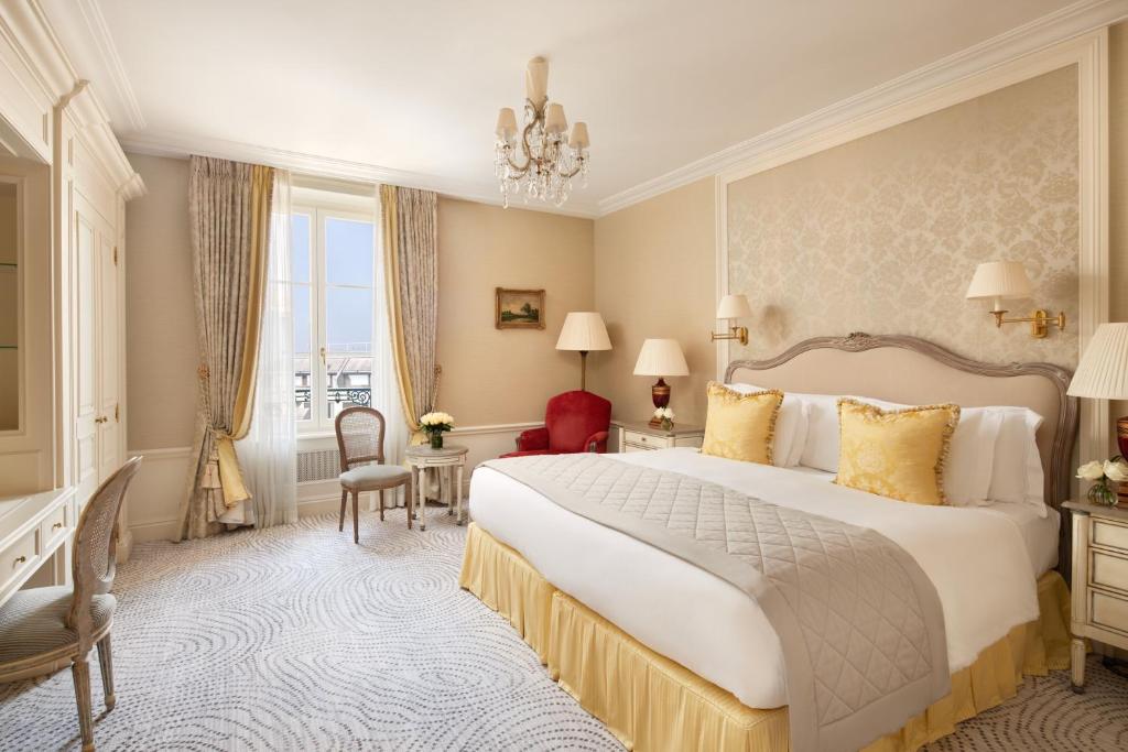 Postel nebo postele na pokoji v ubytování Beau-Rivage Genève