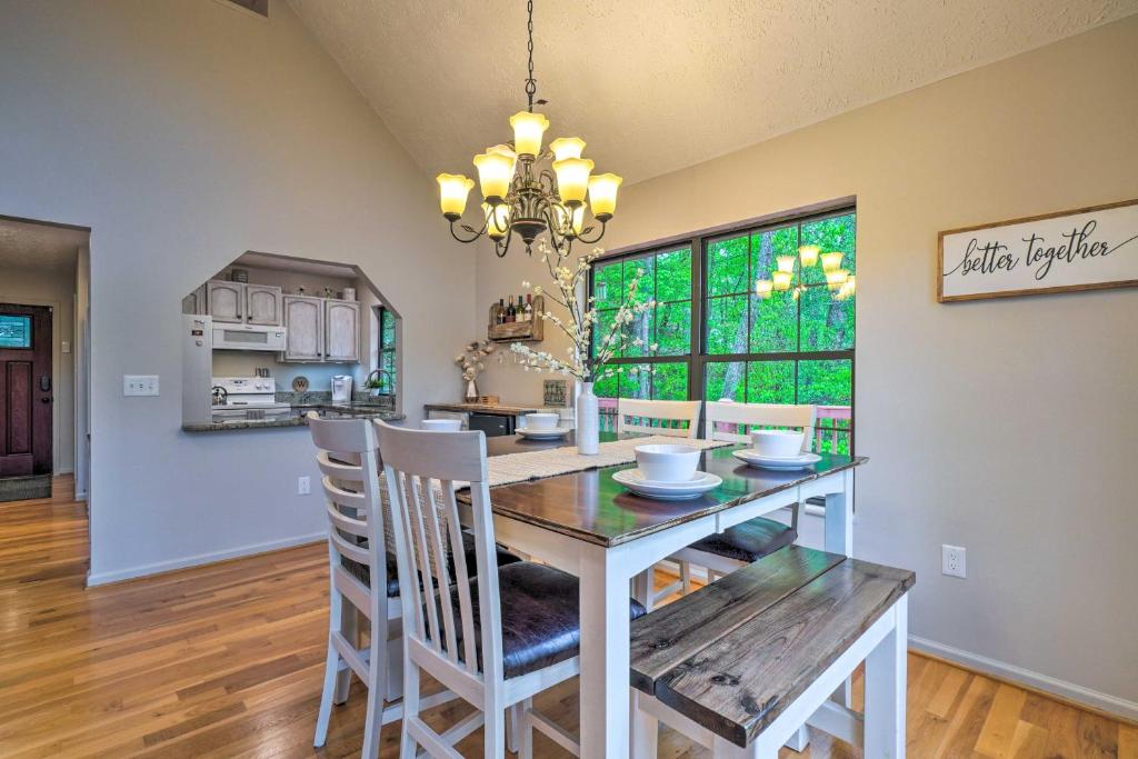 Vacation Home Spacious LaFollette Home in Lake Norris Cove, Alder, TN