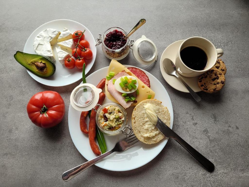 Jedlo v ubytovaní bed & breakfast alebo blízkom okolí
