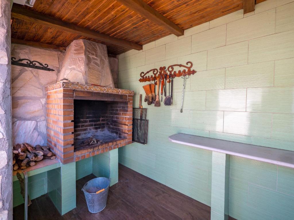 Kuchyň nebo kuchyňský kout v ubytování Vivalidays Villa Kiros