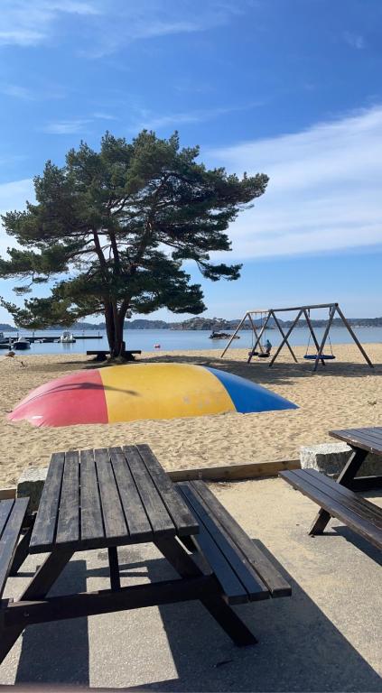 Nybygd feriebolig rett ved strand til leie! - Maison De Quatre Chambres