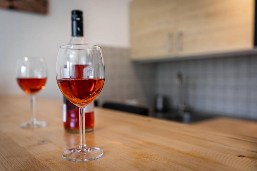 Nápoje v ubytovaní Apartament Ustronny
