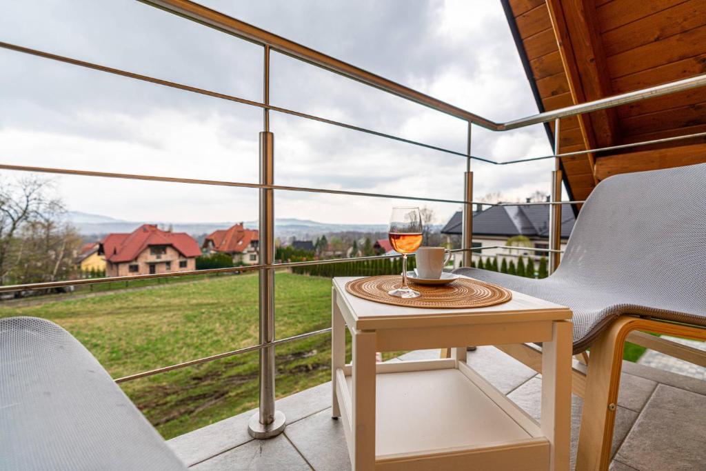 Balkón alebo terasa v ubytovaní Apartamenty Ustronne Liściasta