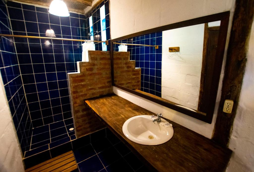 Koupelna v ubytování Suites La Tortuga