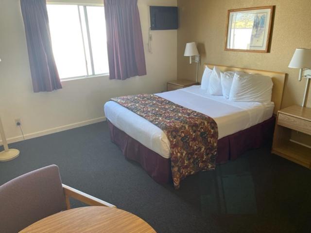 California Suites Hotel photo