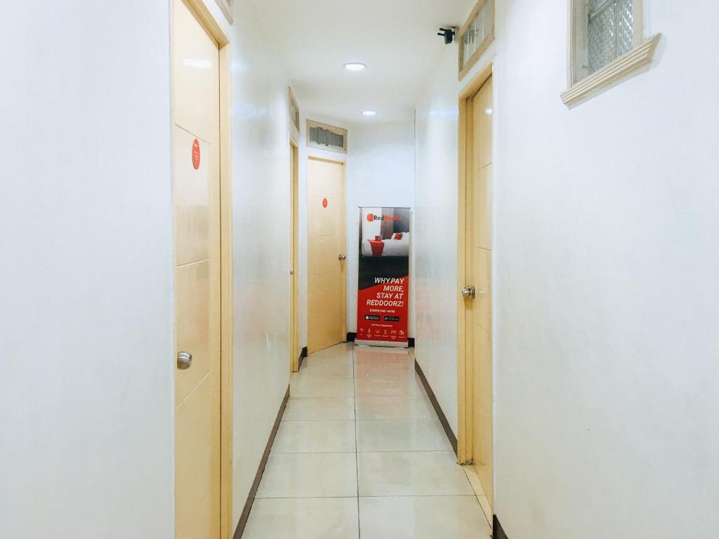 Fotografie z fotogalerie ubytování RedDoorz @ El Cuarto SRP Talisay v destinaci Cebu City