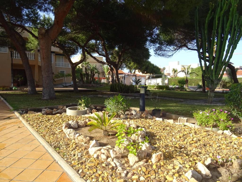 Vonkajšia záhrada v ubytovaní Villa Zenia Beach