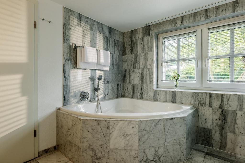 Romantik Hotel Neuhaus - Suite Con Terraza