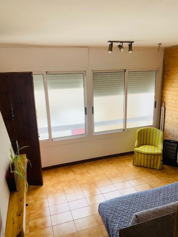 A seating area at Apartamento brisa marina
