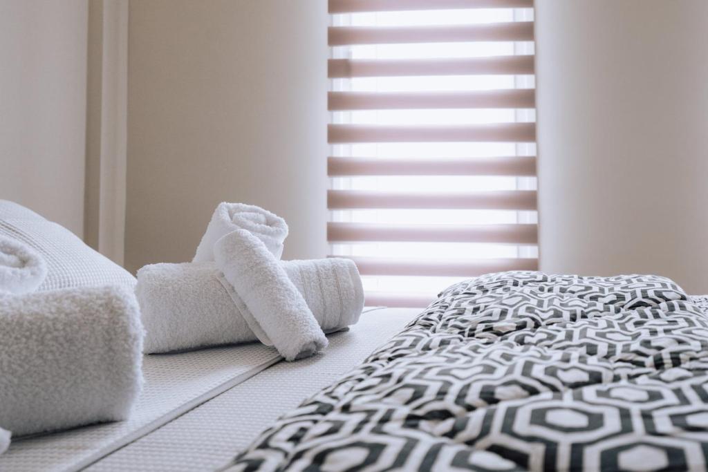 Veria Panorama Luxury Suite With Garden. - Housity