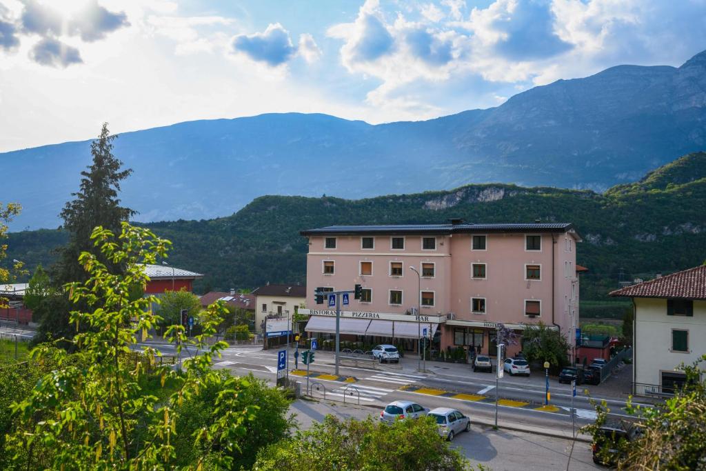 Nespecifikovaný výhled na hory nebo výhled na hory při pohledu z hotelu