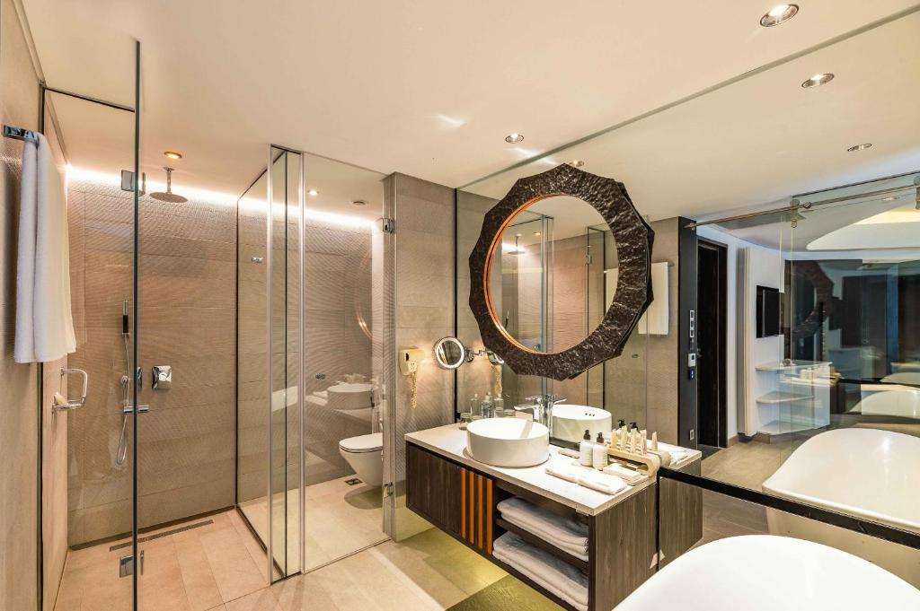 Koupelna v ubytování Tribe Hotel, Nairobi, a Member of Design Hotels