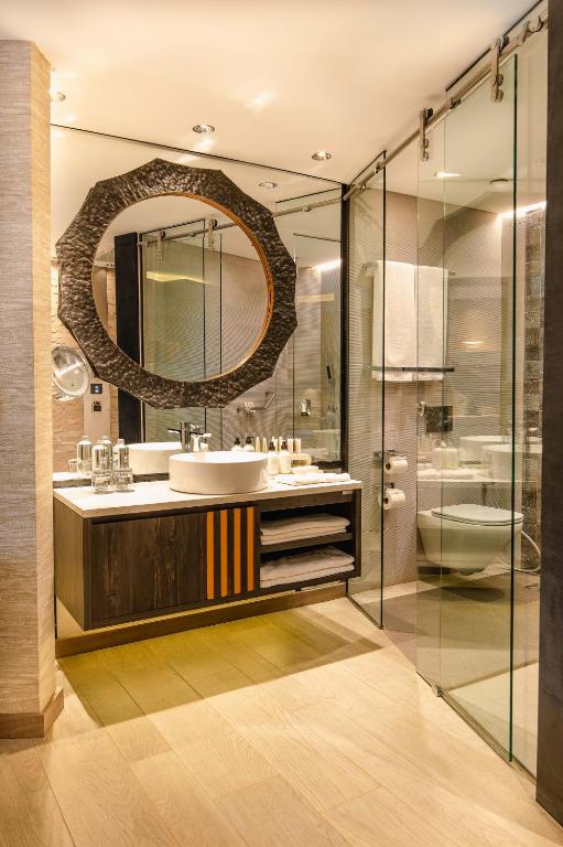 Koupelna v ubytování Tribe Hotel, Nairobi, a Member of Design Hotels