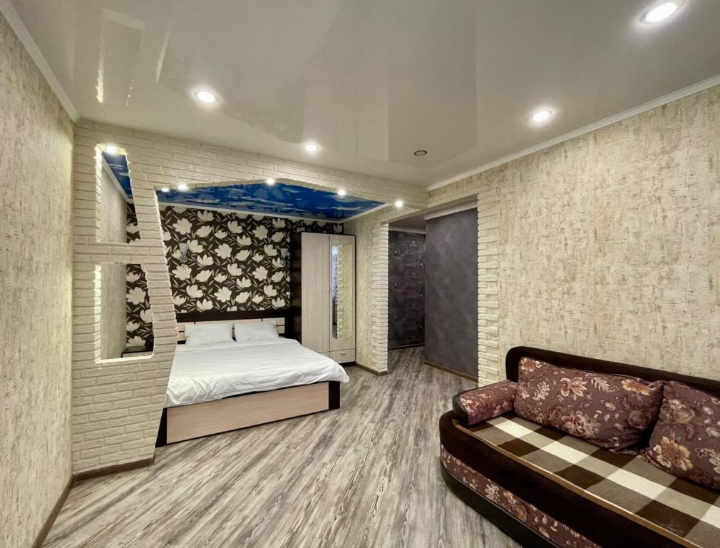 Postel nebo postele na pokoji v ubytování 1-комн. квартира целиком Интернациональная 32 с гостиничным сервисом