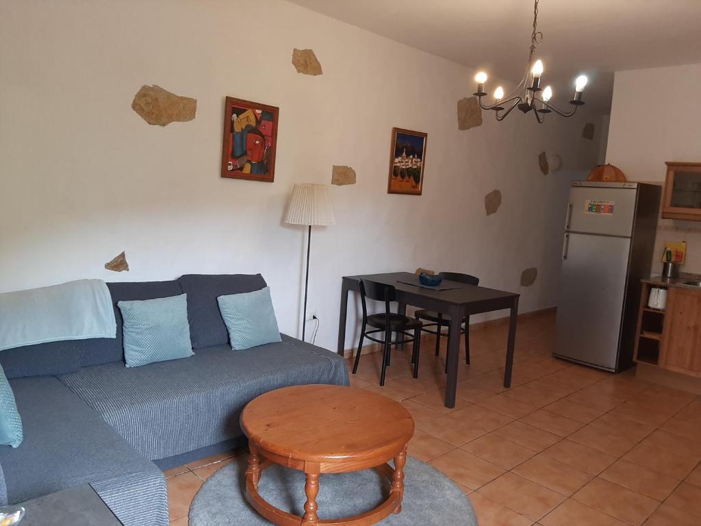 Kuchnia lub aneks kuchenny w obiekcie Peaceful house set on a vineyard & work friendly