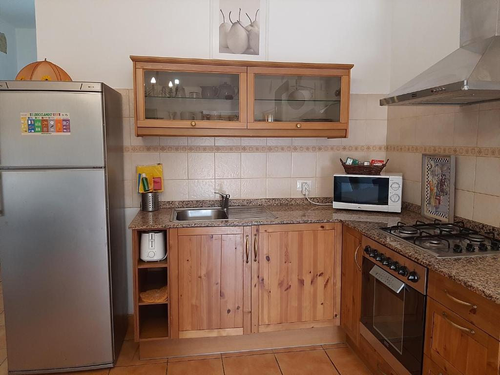 Kuchnia lub aneks kuchenny w obiekcie Peaceful house set on a vineyard & work friendly