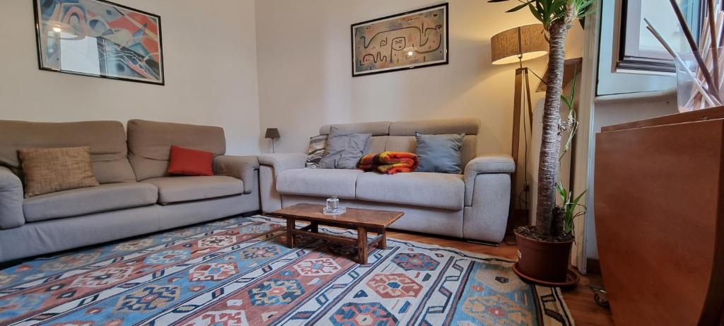 ALTIDO Homey Flat with Balcony in Historical Centre, Milan ...
