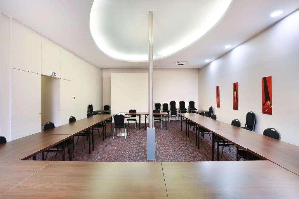Zona de negocis o sala de conferències de Appart Hotel Odalys City Toulouse Colombélie