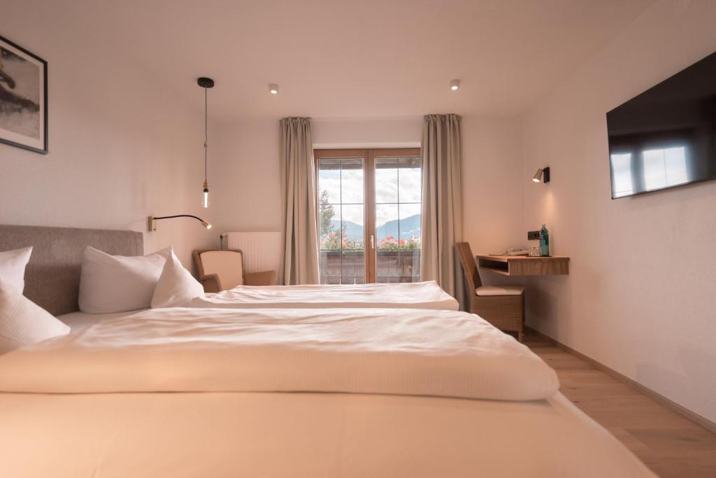 Mittelburg Wellnesshotel - King Room With Mountain View