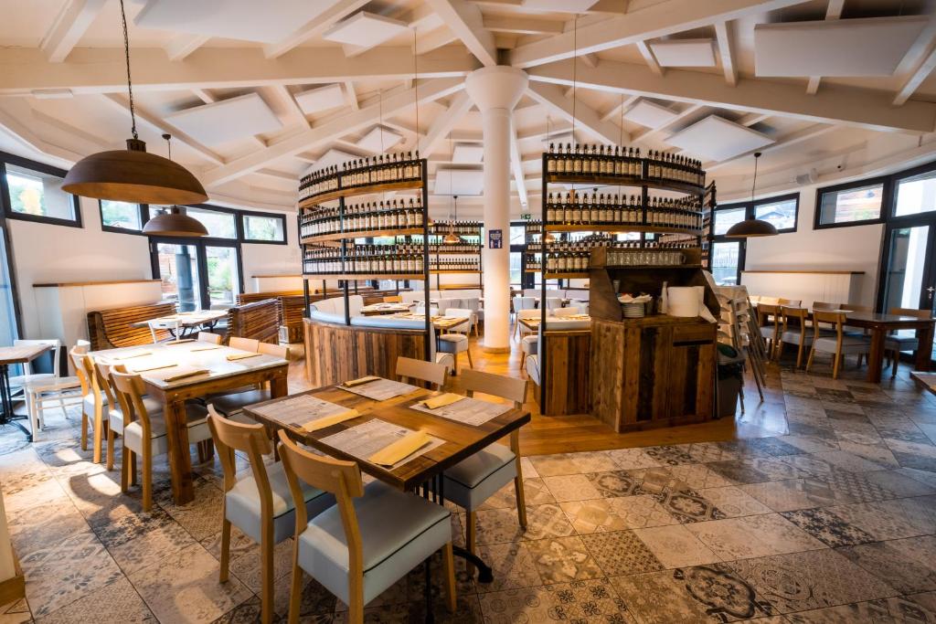 Restaurace v ubytování B612