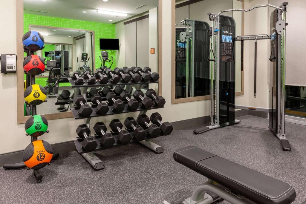 Fitness centrum a/nebo fitness zařízení v ubytování La Quinta Inn & Suites by Wyndham Middletown-Goshen