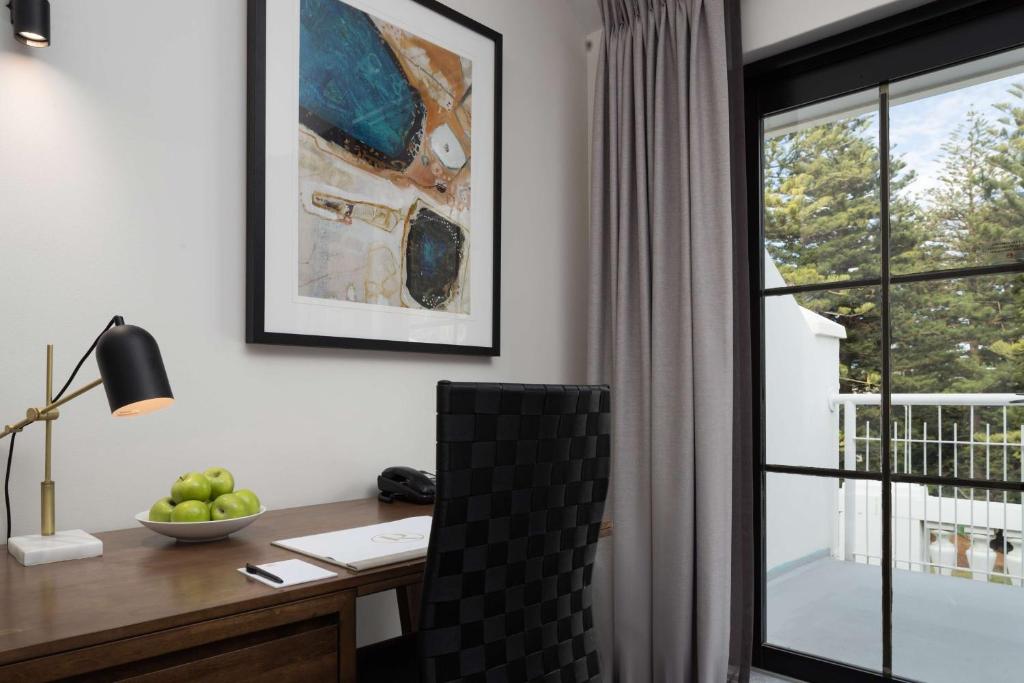 Svalir eða verönd á Esplanade Hotel Fremantle - by Rydges
