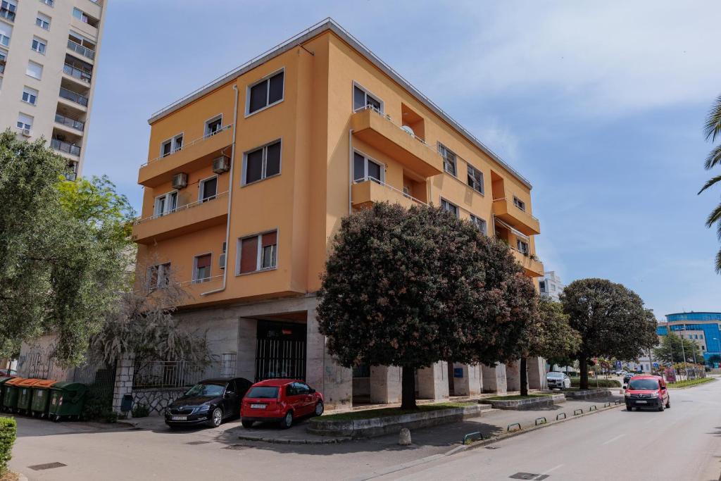 Budova, v ktorej sa apartmán nachádza
