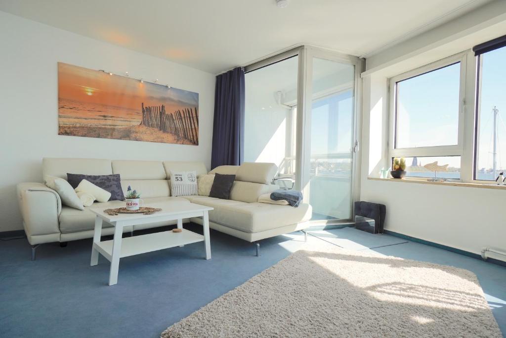 O zonă de relaxare la Ferienwohnung Schleiloge mit Panoramablick auf die Schlei