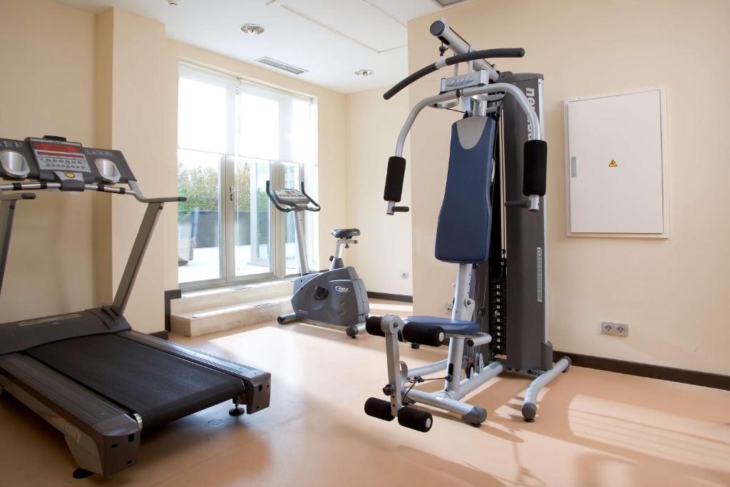Fitness centrum a/nebo fitness zařízení v ubytování NH Valladolid Bálago