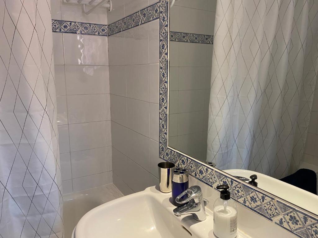 Kúpeľňa v ubytovaní Marbella Cabopino golf and beach only Adults