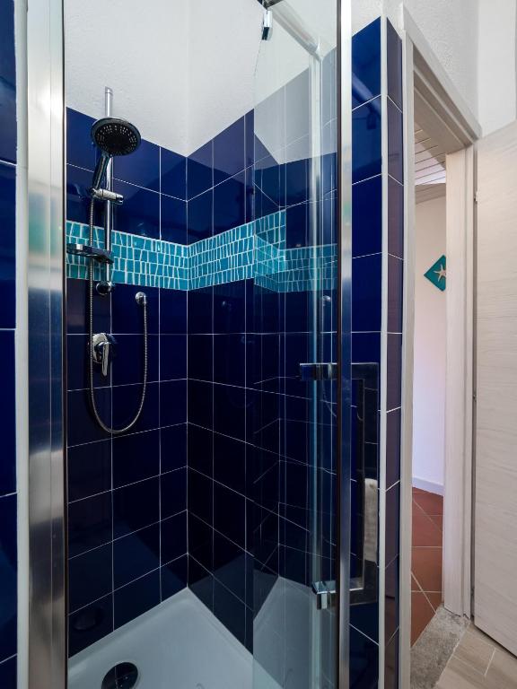 A bathroom at Laura's Terrace - Klodge
