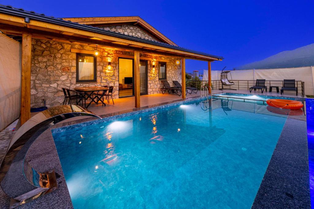 Beyza- Fethiye’de 2+1 Jakuzili Villa