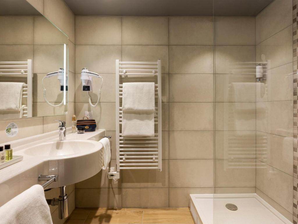 Hôtel Roi Soleil Prestige Plaisir - St Quentin - Drievoudige Kamer
